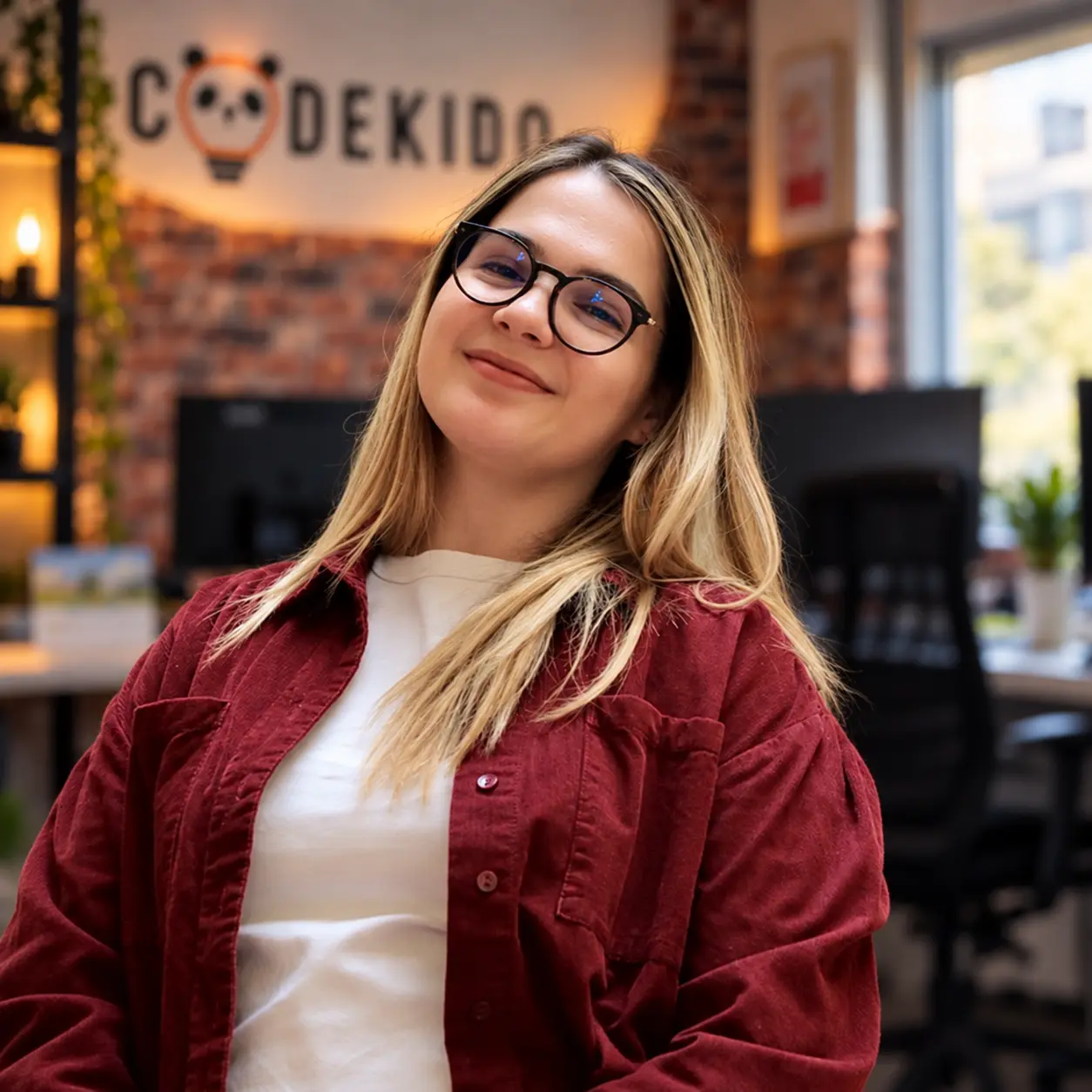 ANA SENTOV, CHIEF OF SALES at CODEKIDO